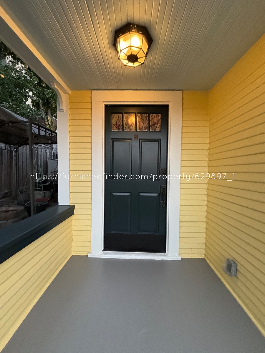 Front door/porch