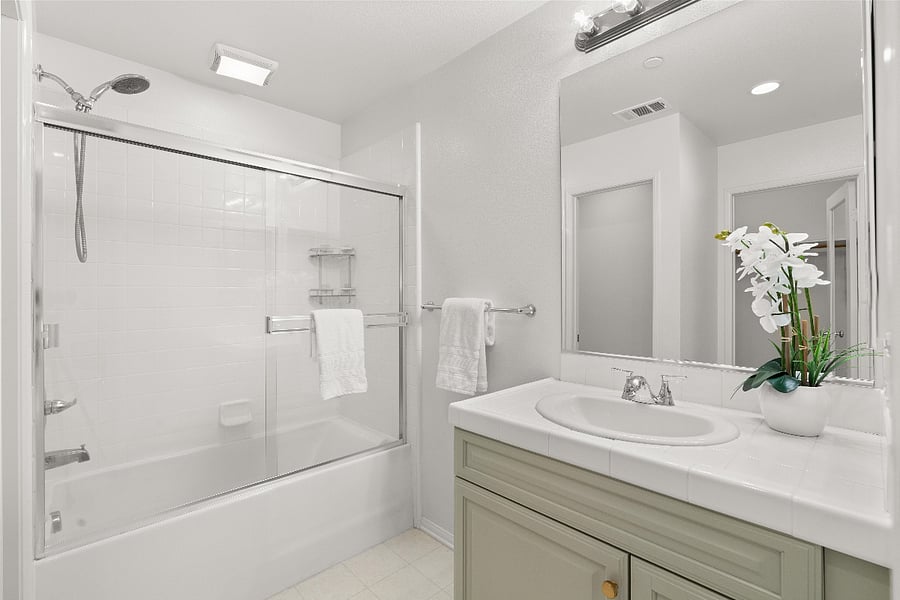 Shower bathtub