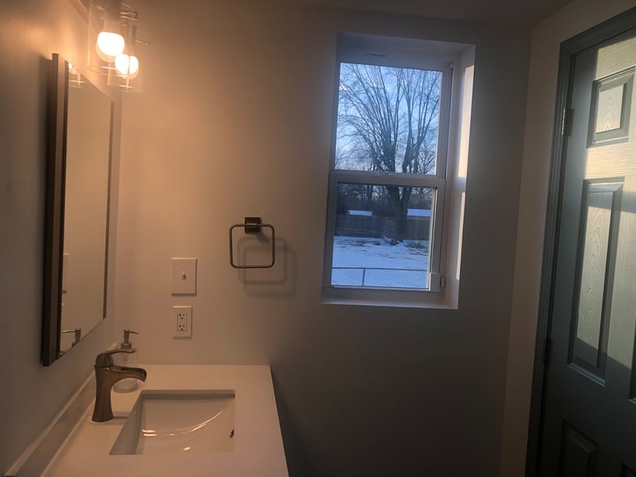 Full bathroom with a bathtub 