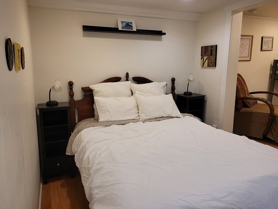 main bedroom includes sitting area
