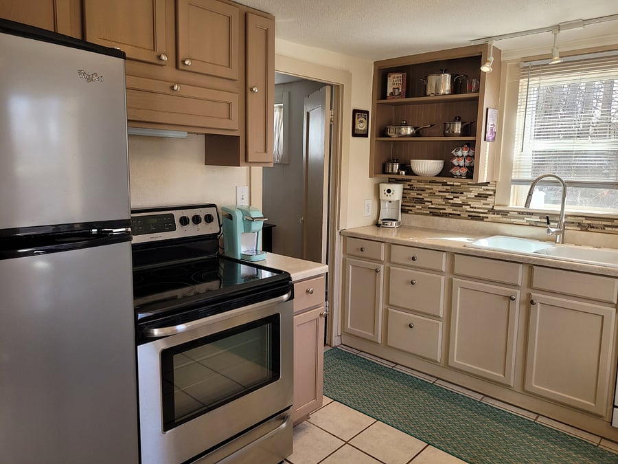 full sized furnished kitchen