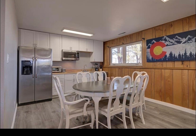 Dinning room and kitchenette