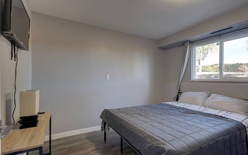 Queen bedroom