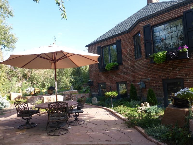 Side patio / common area available to you