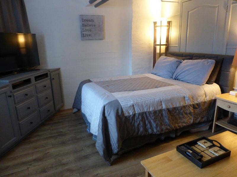 Full size, very comfortable bed