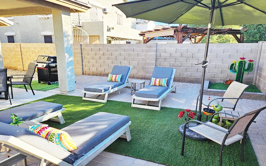 BACK YARD plenty of SUNSHINE to soak up!