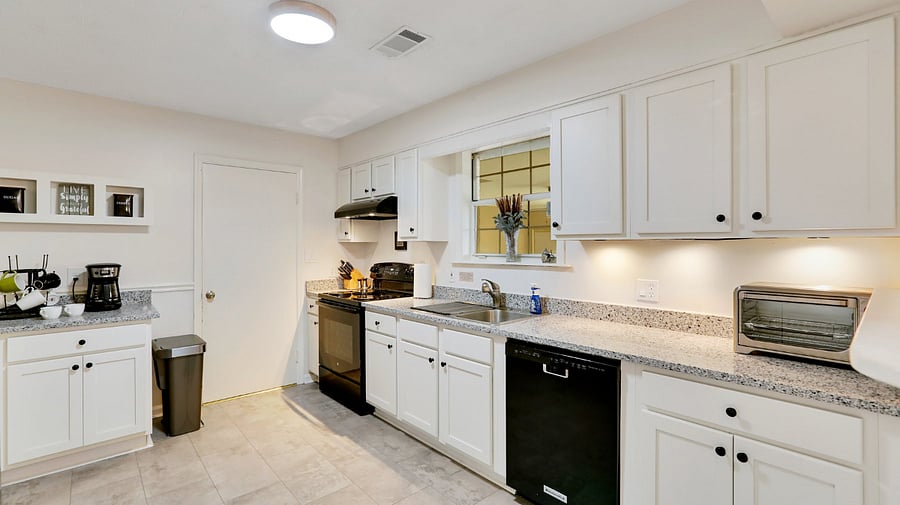 Furnished Finder property 630948_1 photo 3