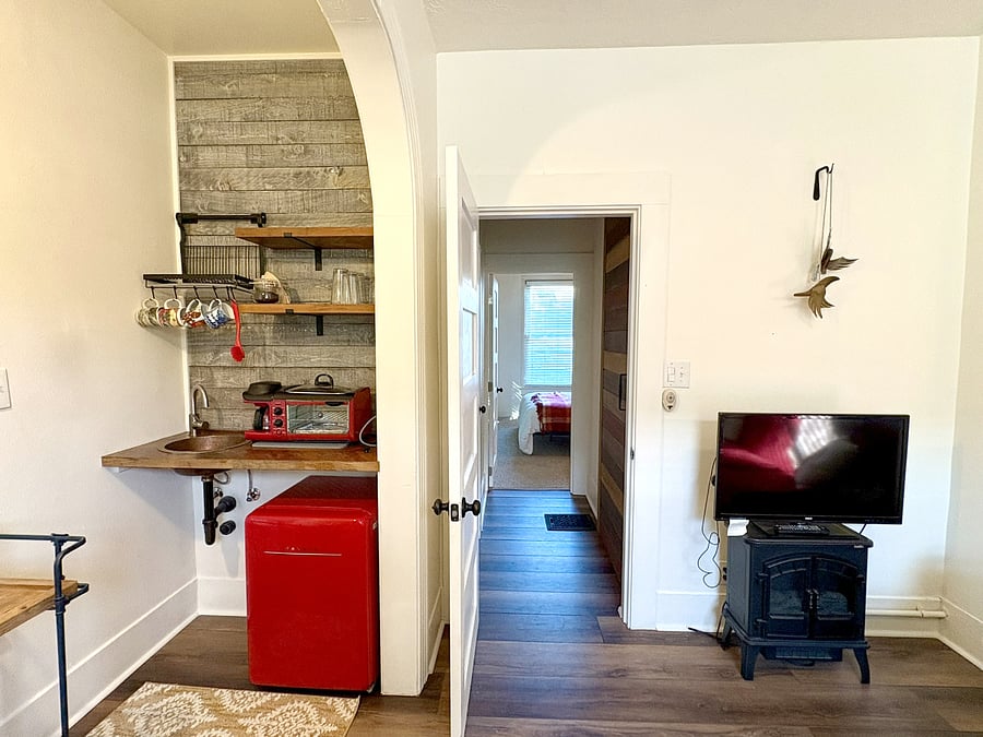 Furnished Finder property 631001_1 photo 6