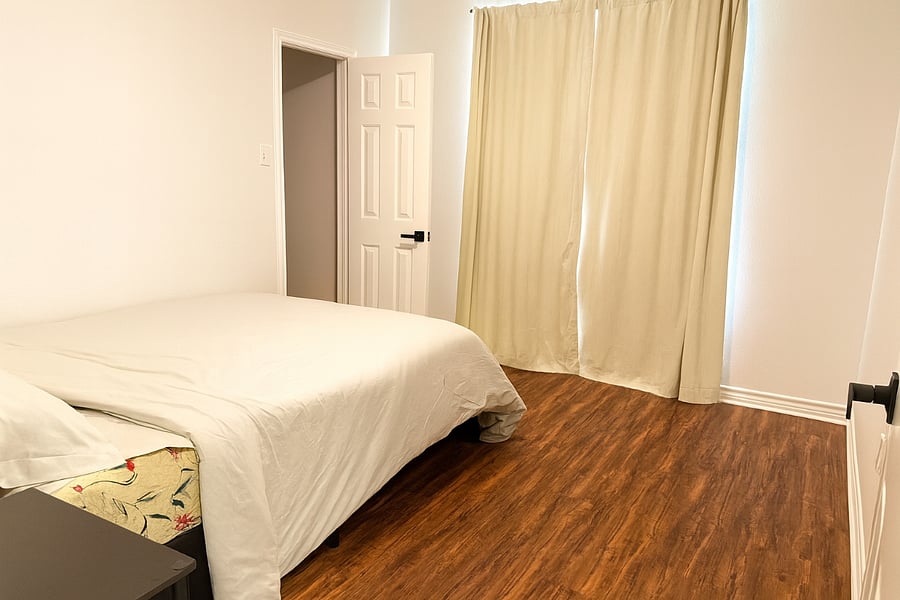 Furnished Finder property 631106_1 photo 12