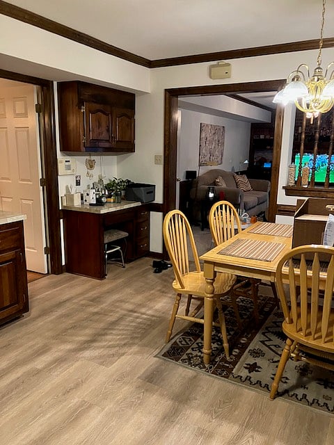 Kitchen Table 6 chairs