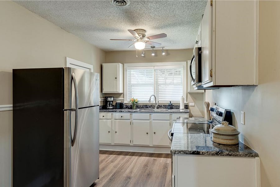 Beautiful Fairly Big Kitchen
