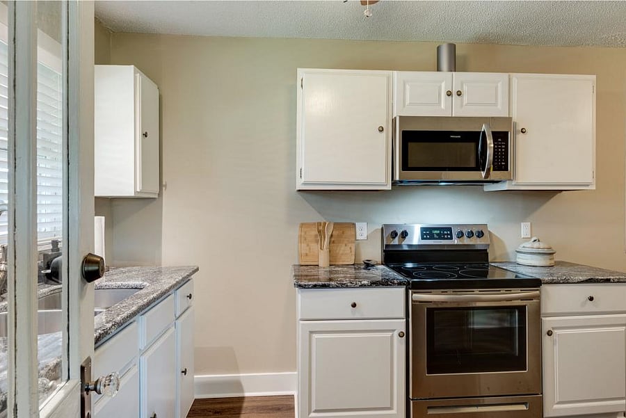 Kitchen w/ WiFi Tower On top of Cabinet