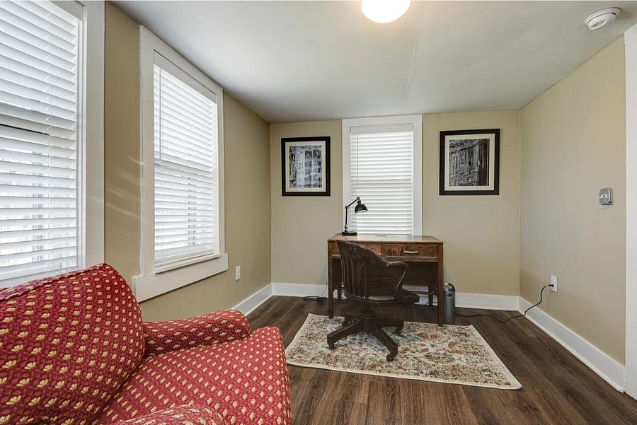 Office Space / Sitting Room