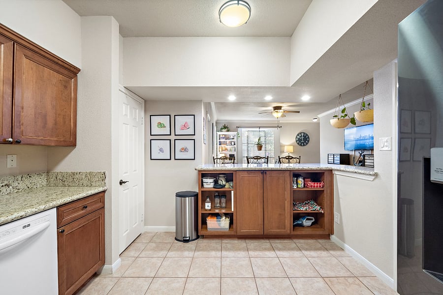 Furnished Finder property 632290_1 photo 12