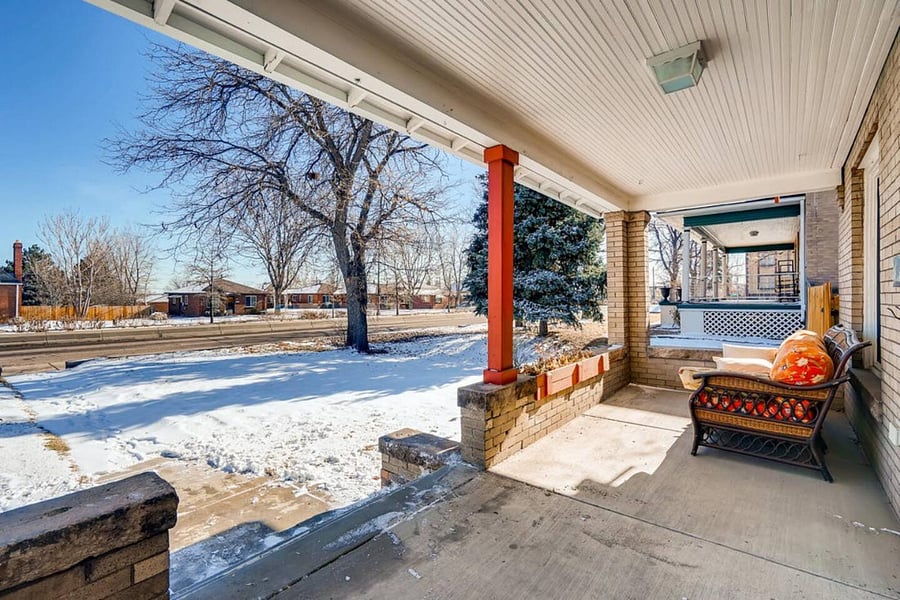 Charming Bungalow, With Huge Yard!