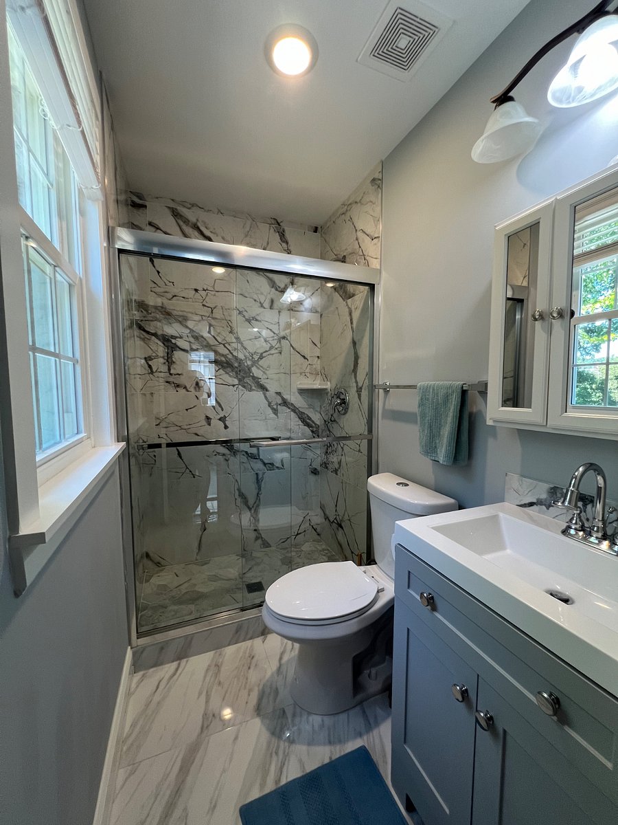 Ensuite bathroom, main bedroom