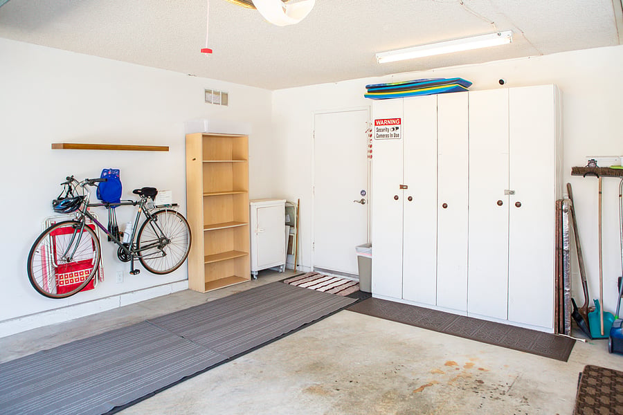Cross terrain bike is available. Tools in front cabinet and smaller white cabinet on the left side