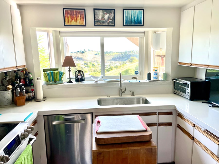 Spectacular views from the kitchen and gorgeous sun rises 