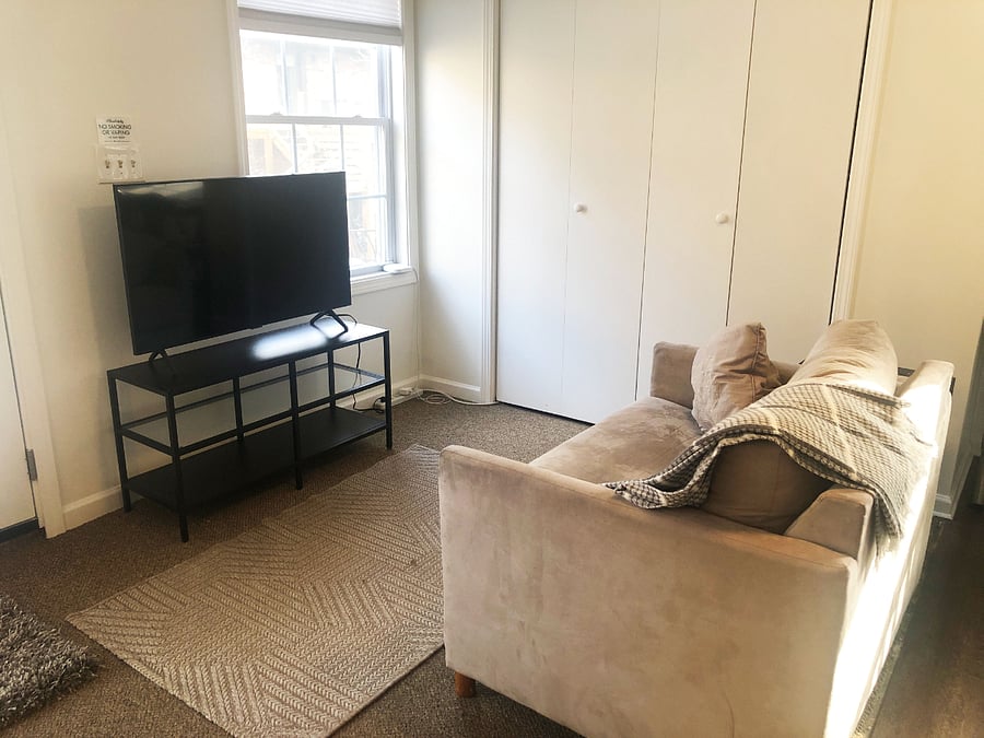 smart tv and wi-fi included