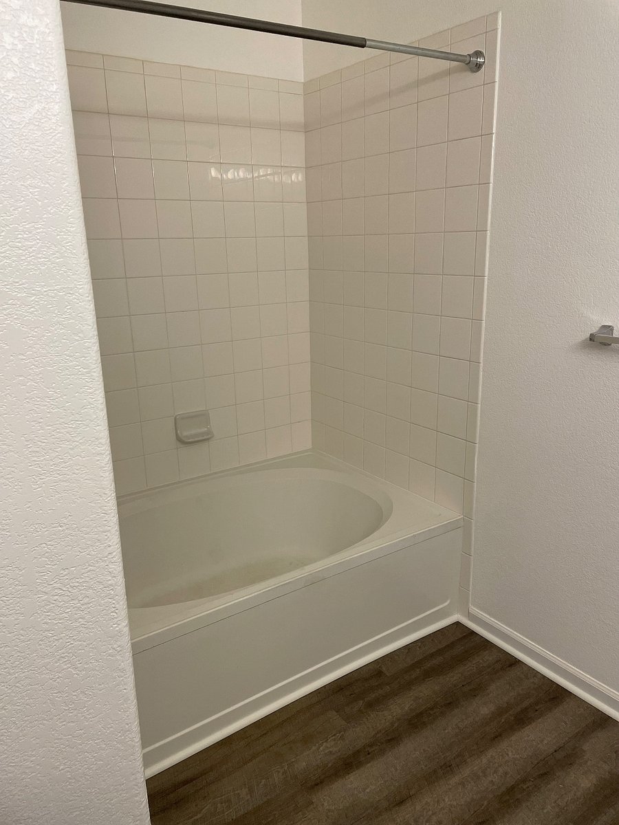 large master bath soaker tub