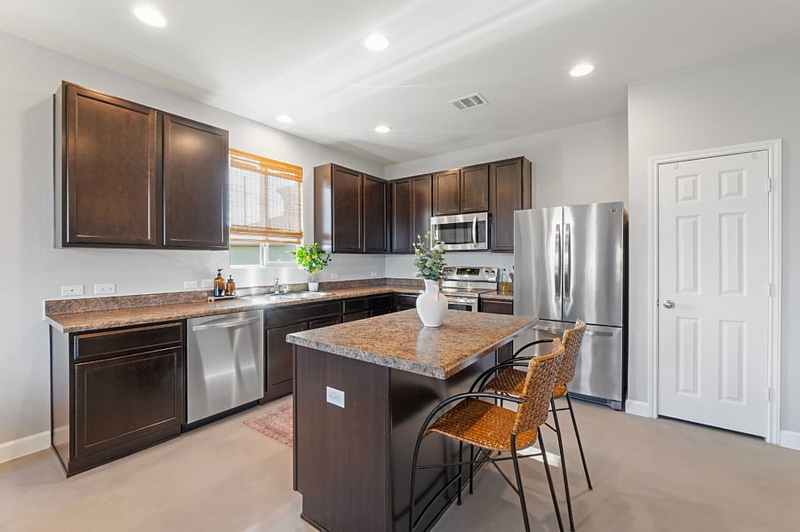 Kitchen - fully equipped with stainless steel appliances.