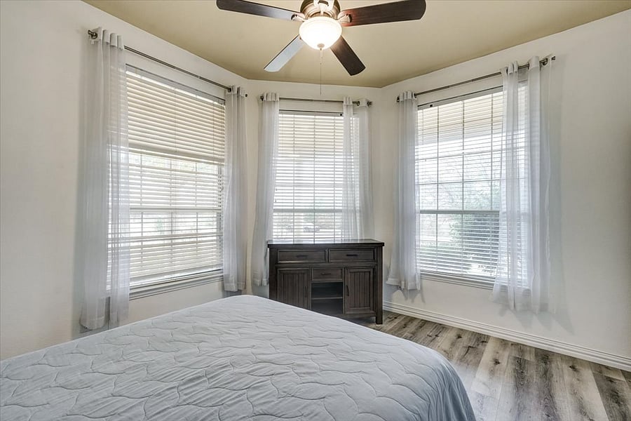 Downstairs guest bedroom.