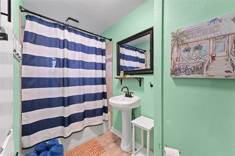Full Bathroom