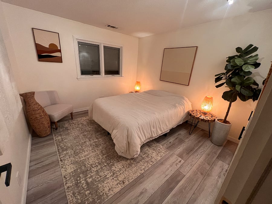 Downstairs bedroom. Very quiet and private.