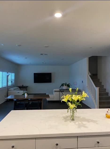 Furnished Finder property 633121_2 photo 4