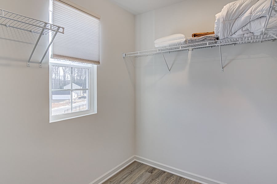 Queen Bedroom with Walk-in dressing room