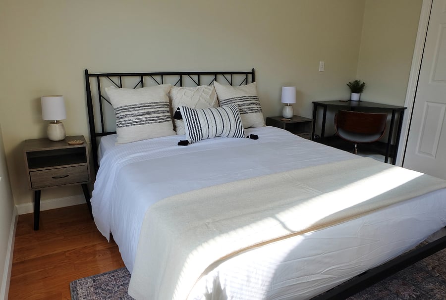 Bedroom 1 with queen sized bed