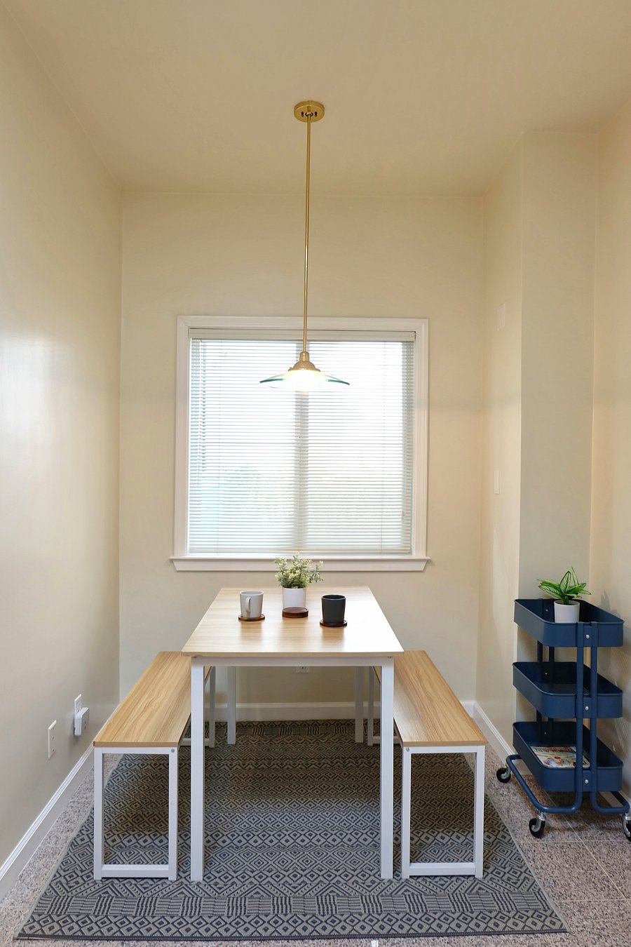 Cozy dining area seats 4