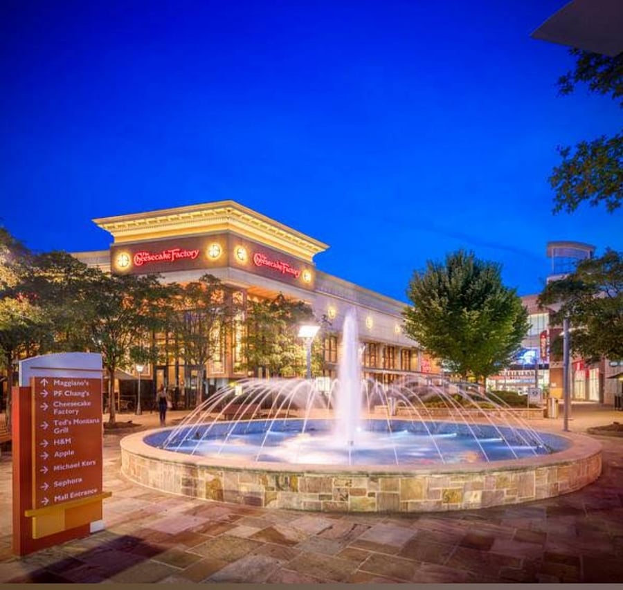 Cumberland Mall - 3 miles away