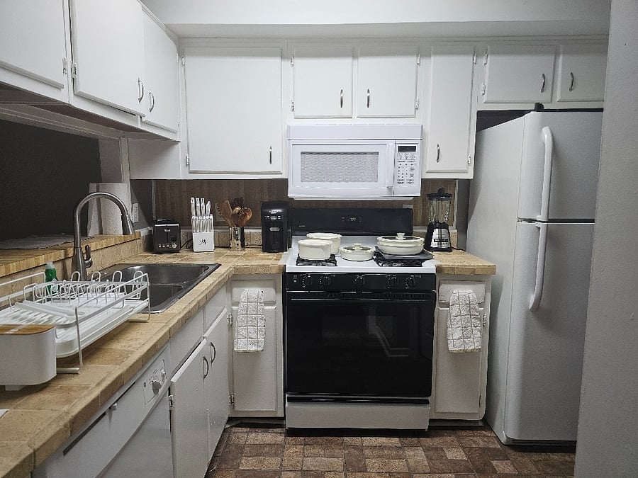 Full-size kitchen