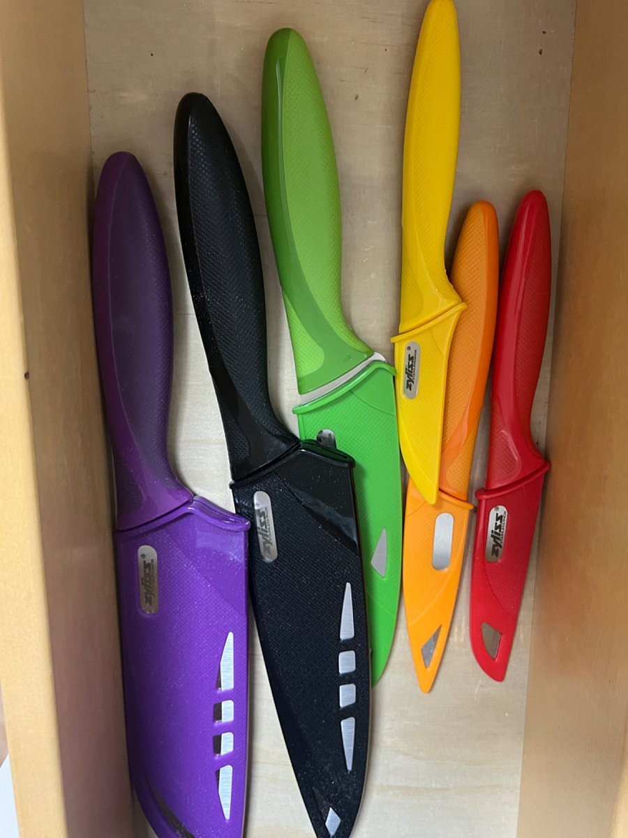 Wide selection of cooking knives
