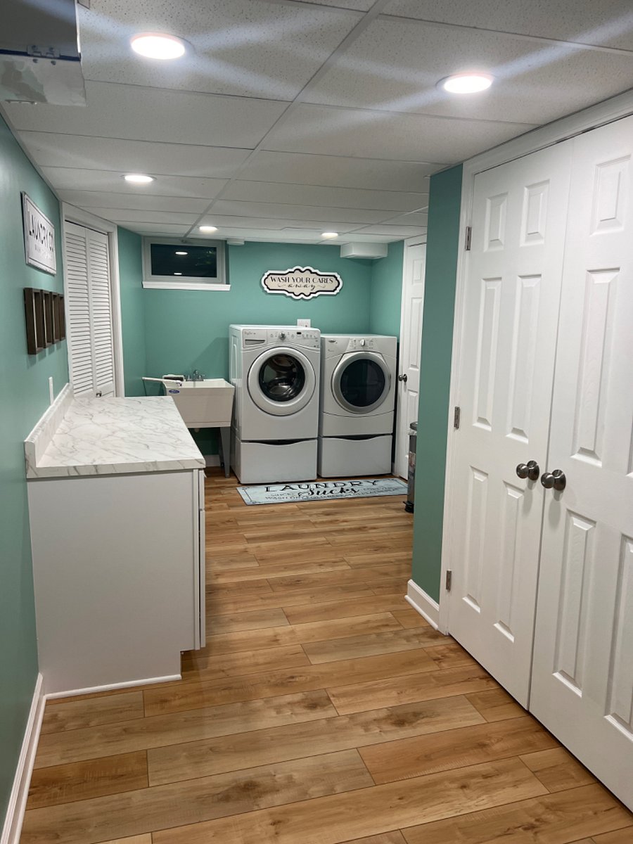 Shared Laundry Room w/Owner. Access on same floor as apartment.
