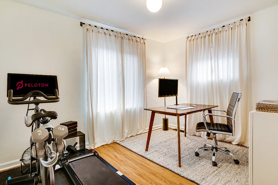 Second bedroom (bike and desk configuration)