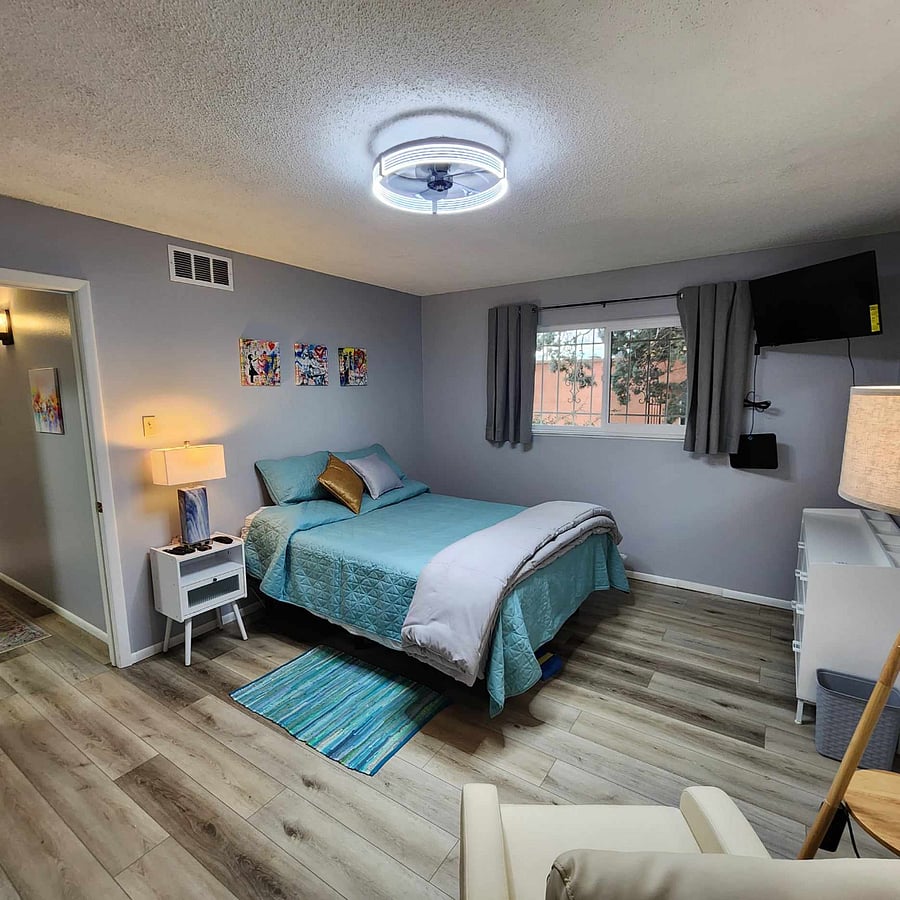 Queen size full electric adjustable bed with massage, new hotel mattress, comforters, quality bedding.