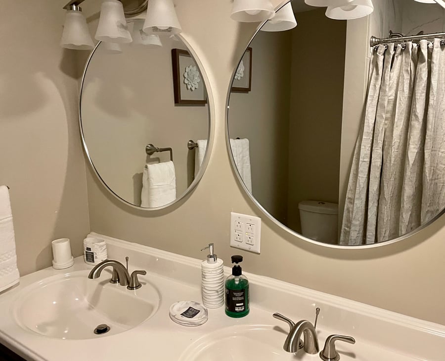 Bathroom 2 in Master Bedroom