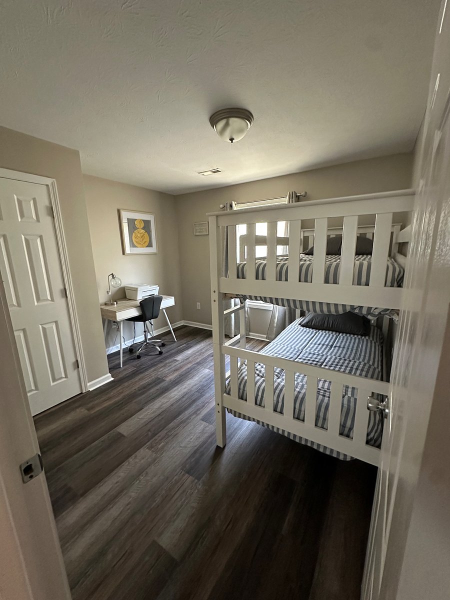Bedroom 3
Bunk Beds