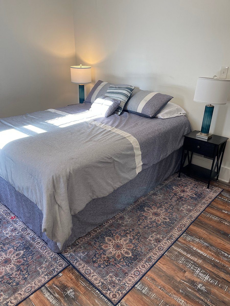 Comfy Queen Bed in 2nd Bedroom