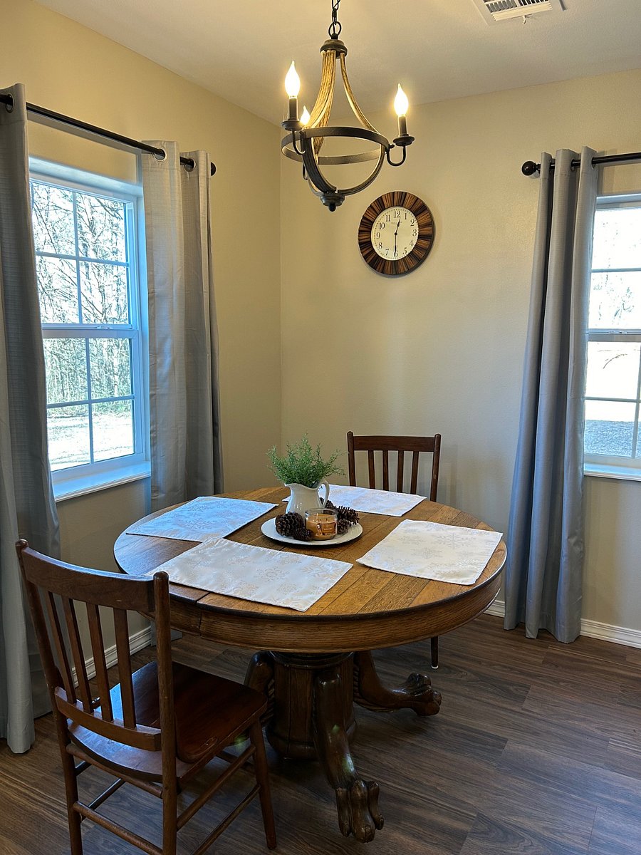 Small breakfast nook