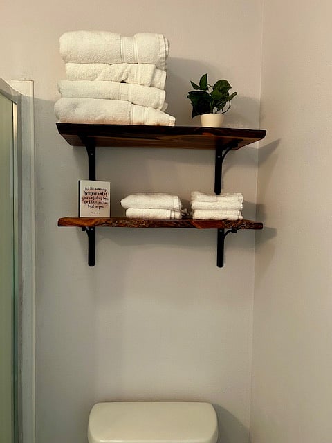 Bath towels, hand towels & washcloths provided