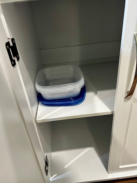 Storage containers