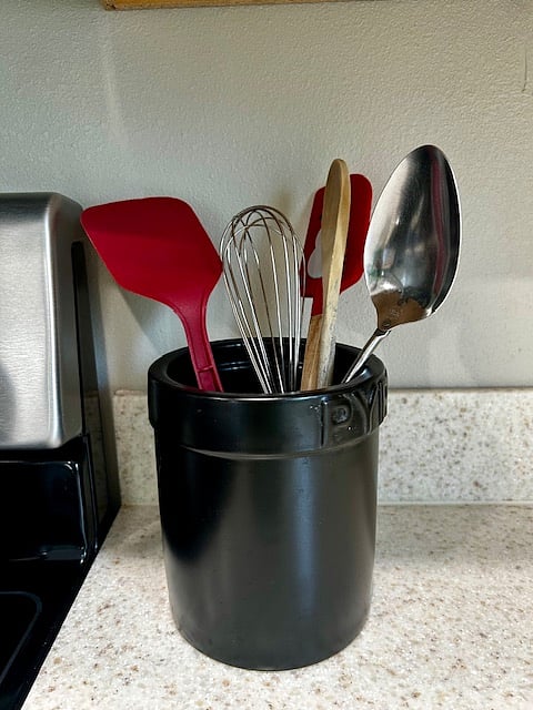 Countertop cooking utensils