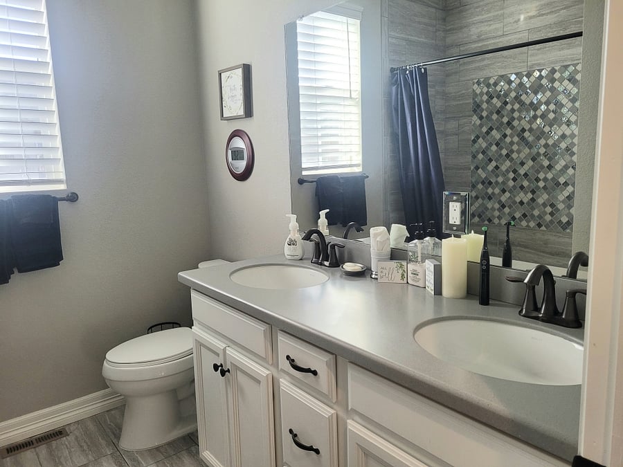 Private bathroom
