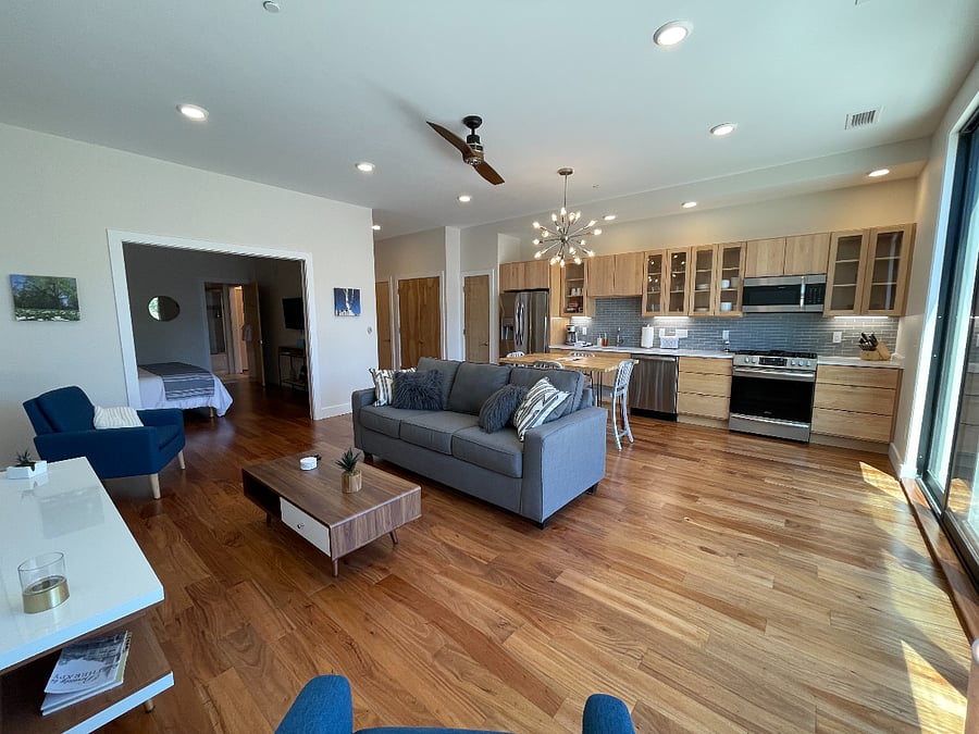 Beautiful 1 BR Condo w/terrace