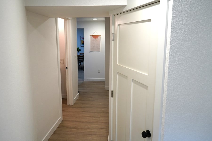 Hallway towards kitchen