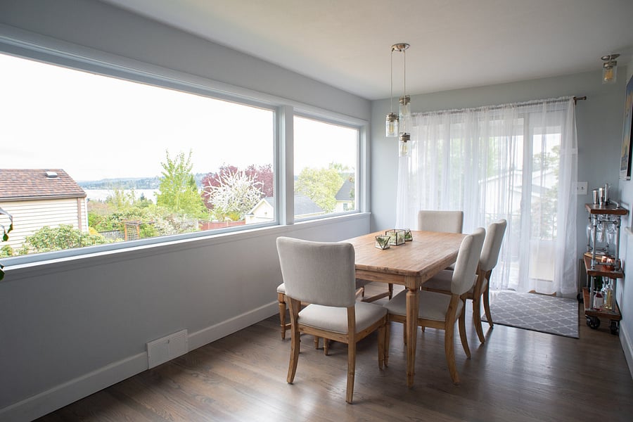 Dining room facing Mt. Baker and Lake Washington; also has a view of downtown Seattle. Feel free to pull up with your laptop and work.