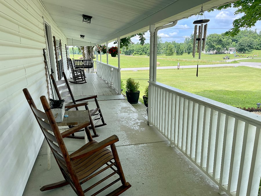 Pour yourself a cold lemonade (or other adult beverage) and relax!!  This property offers TRANQUILITY!